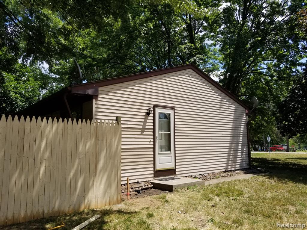 3231 W Utica Road Property Photo 17