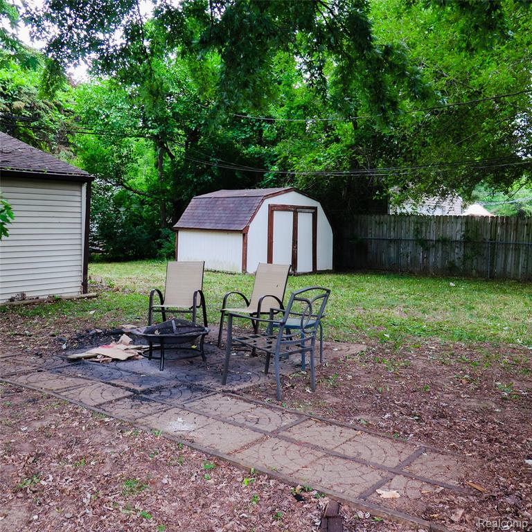 3231 W Utica Road Property Photo 19