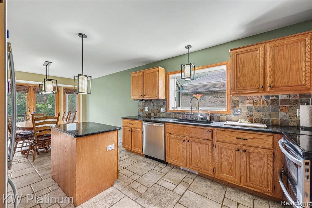 52824 Mary Martin Drive Property Photo 8
