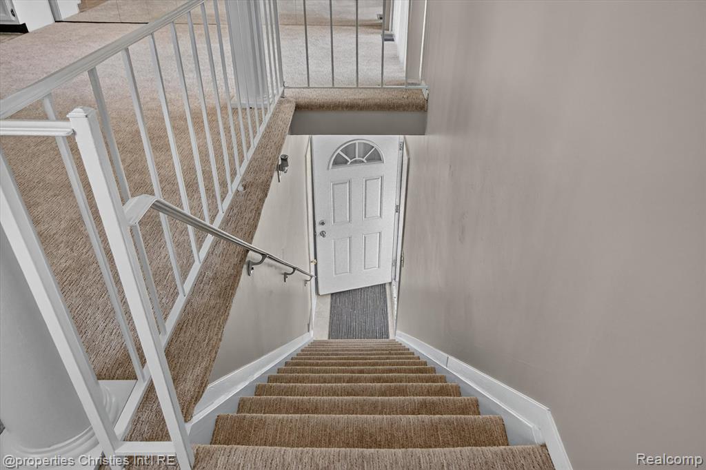 23672 N Rockledge Property Photo 5