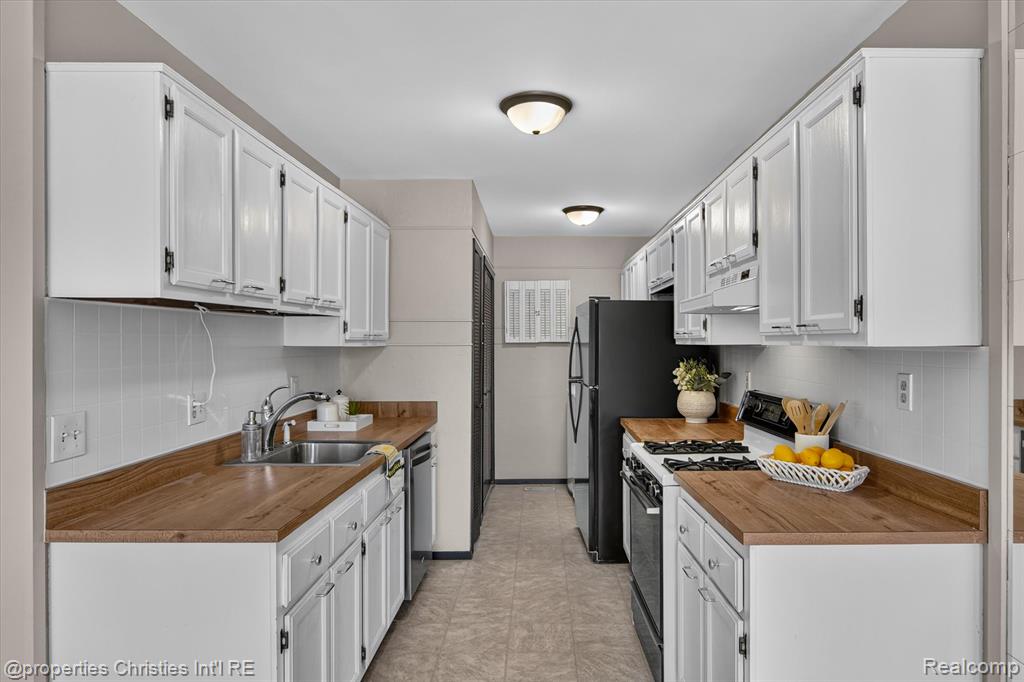 23672 N Rockledge Property Photo 12