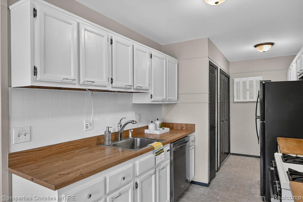 23672 N Rockledge Property Photo 14