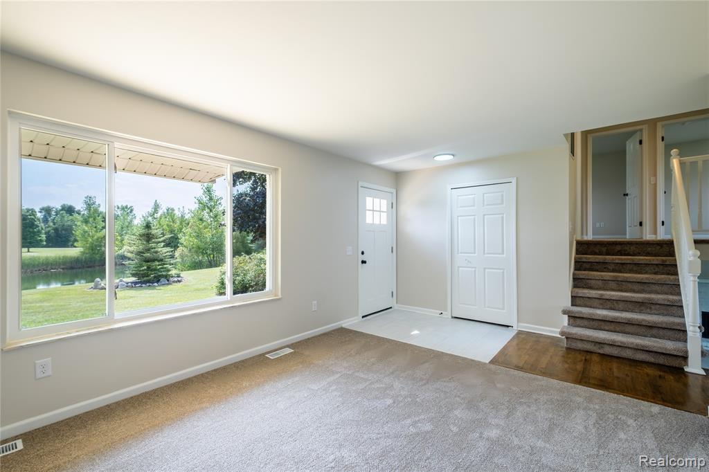 5181 Burnside Road Property Photo 5