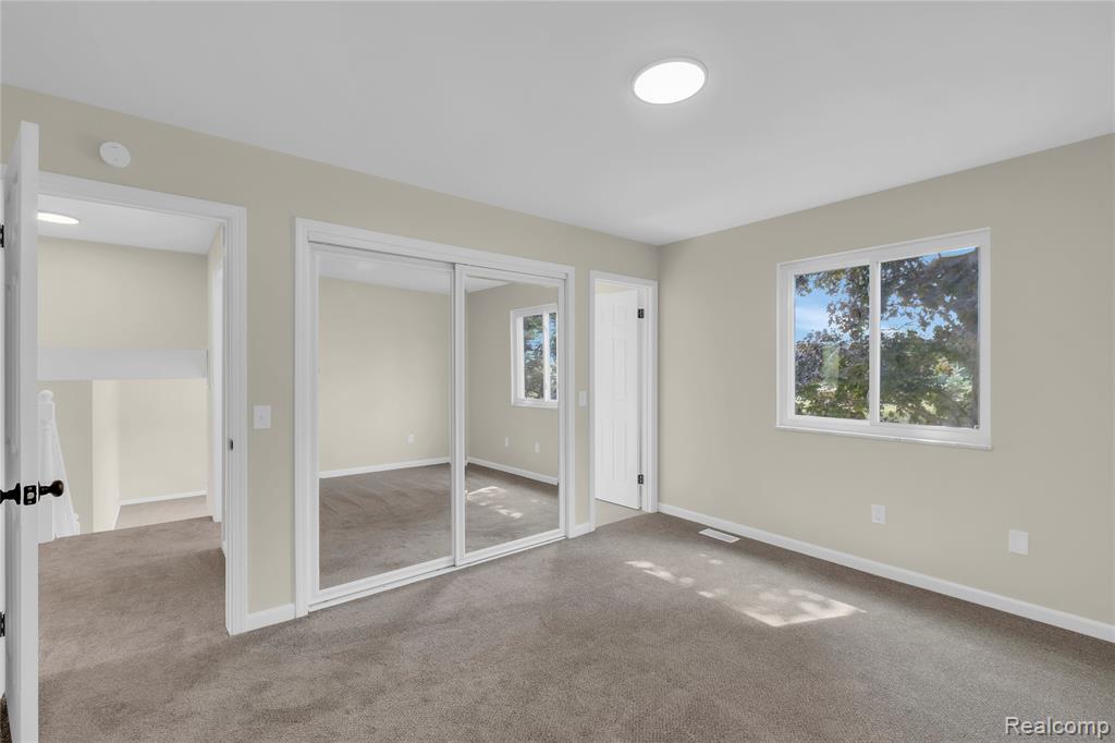 5181 Burnside Road Property Photo 10