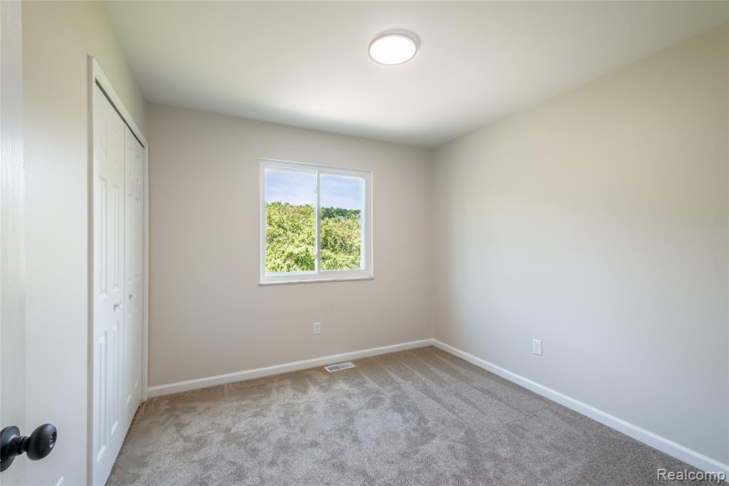 5181 Burnside Road Property Photo 13