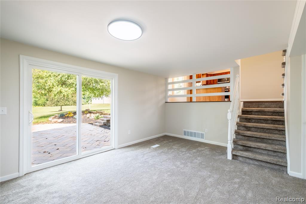 5181 Burnside Road Property Photo 16