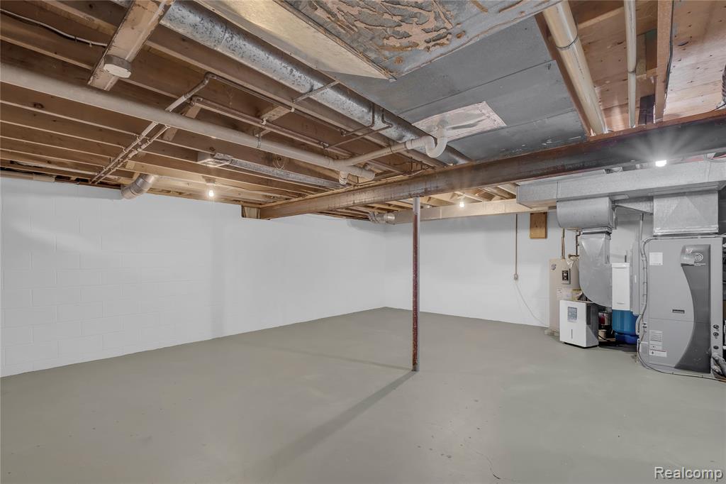 5181 Burnside Road Property Photo 18