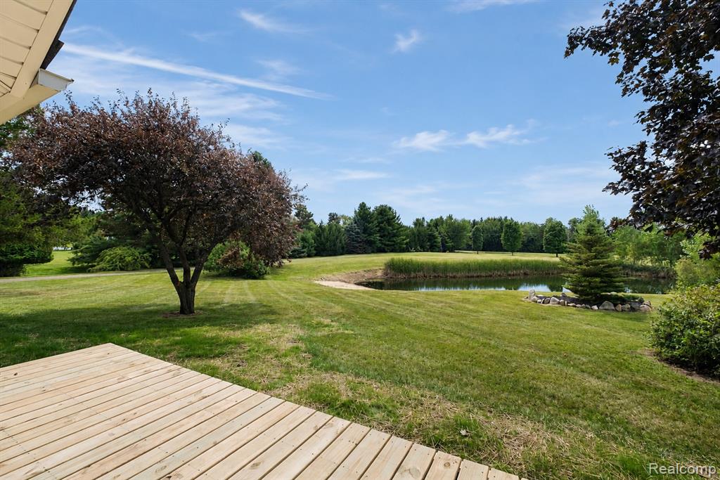 5181 Burnside Road Property Photo 21