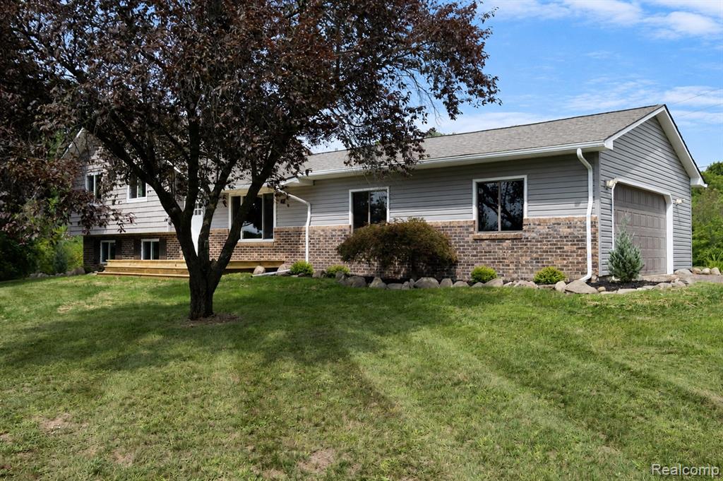 5181 Burnside Road Property Photo 22