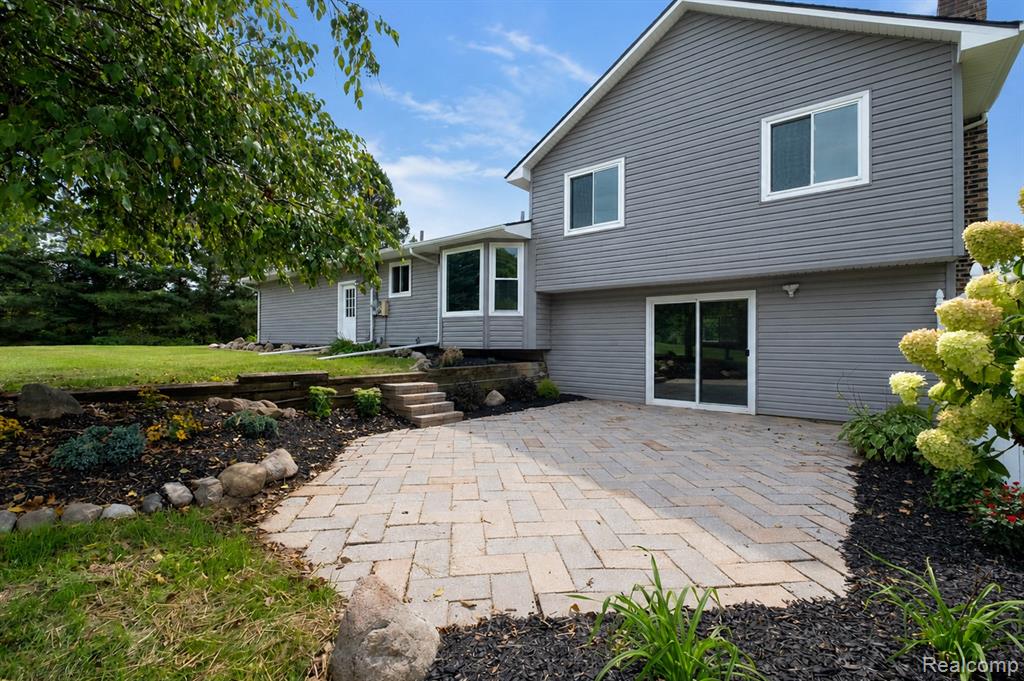 5181 Burnside Road Property Photo 24