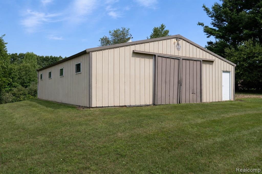 5181 Burnside Road Property Photo 25