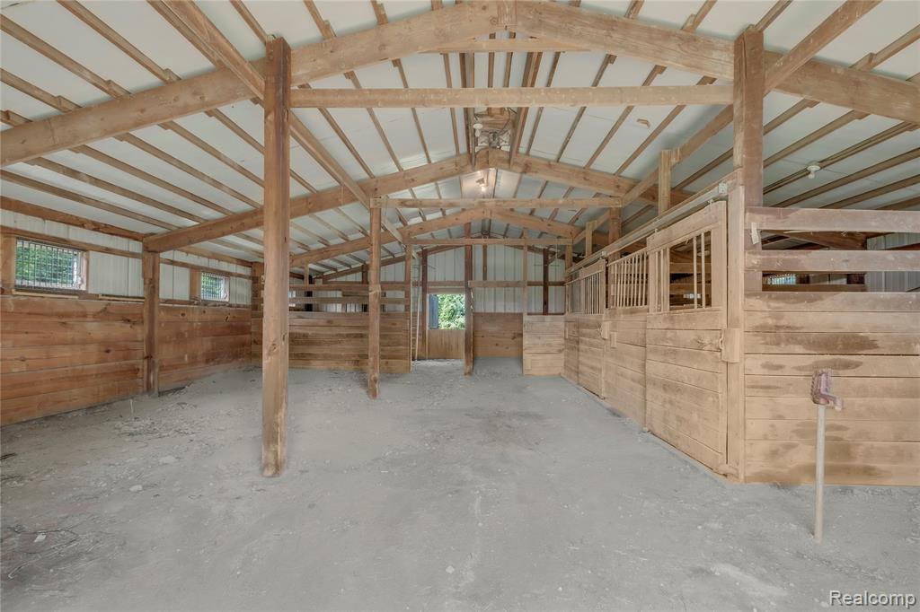 5181 Burnside Road Property Photo 26