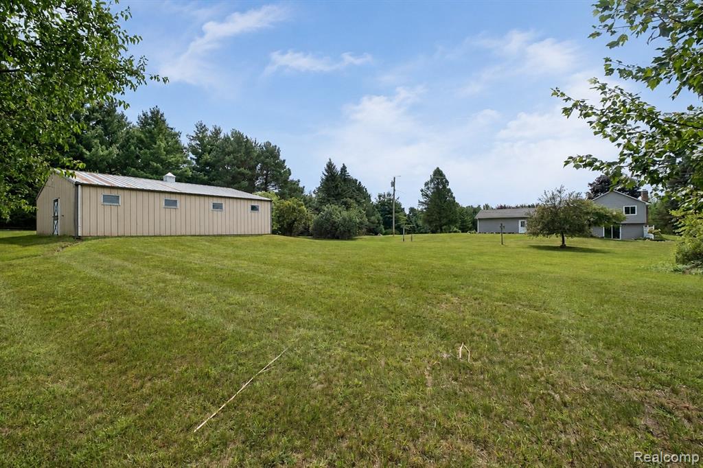 5181 Burnside Road Property Photo 27