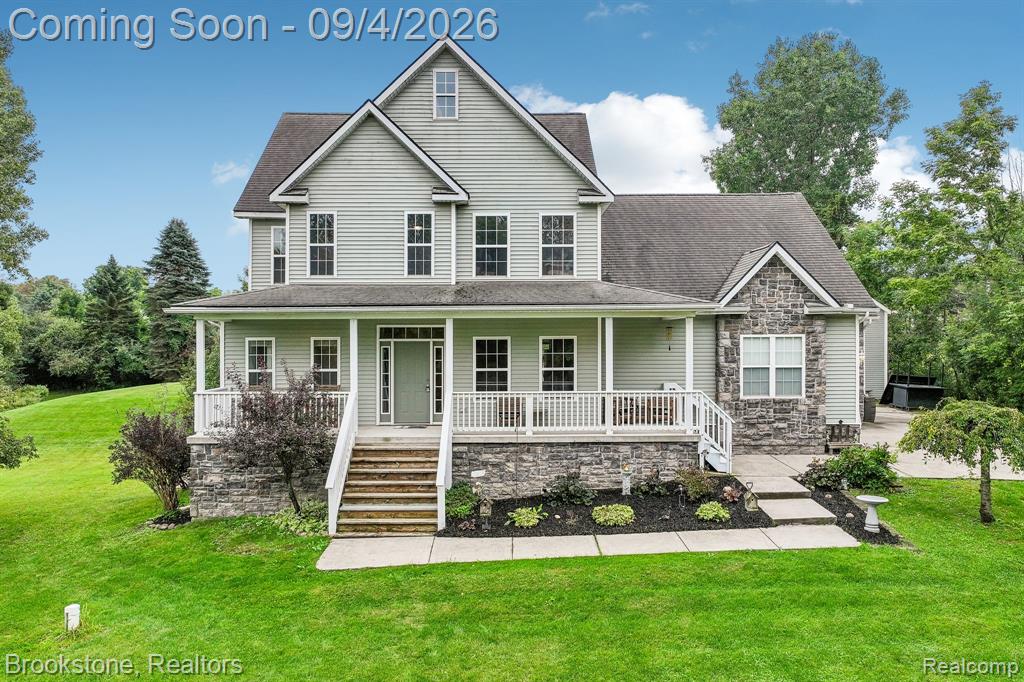 2633 Groveland Road Property Photo 1