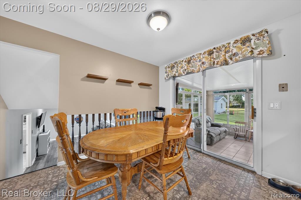 36400 Madison Street Property Photo 6