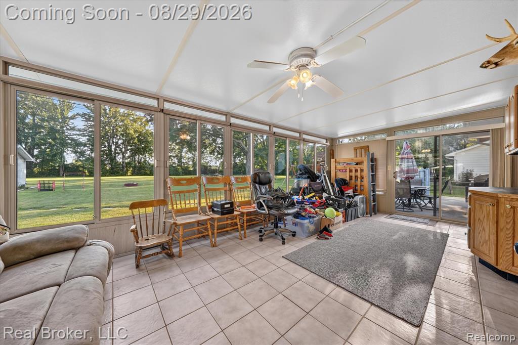 36400 Madison Street Property Photo 11