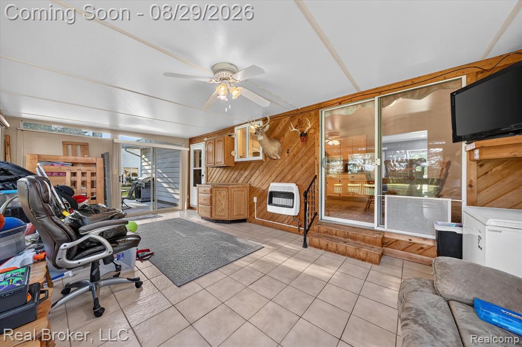36400 Madison Street Property Photo 12