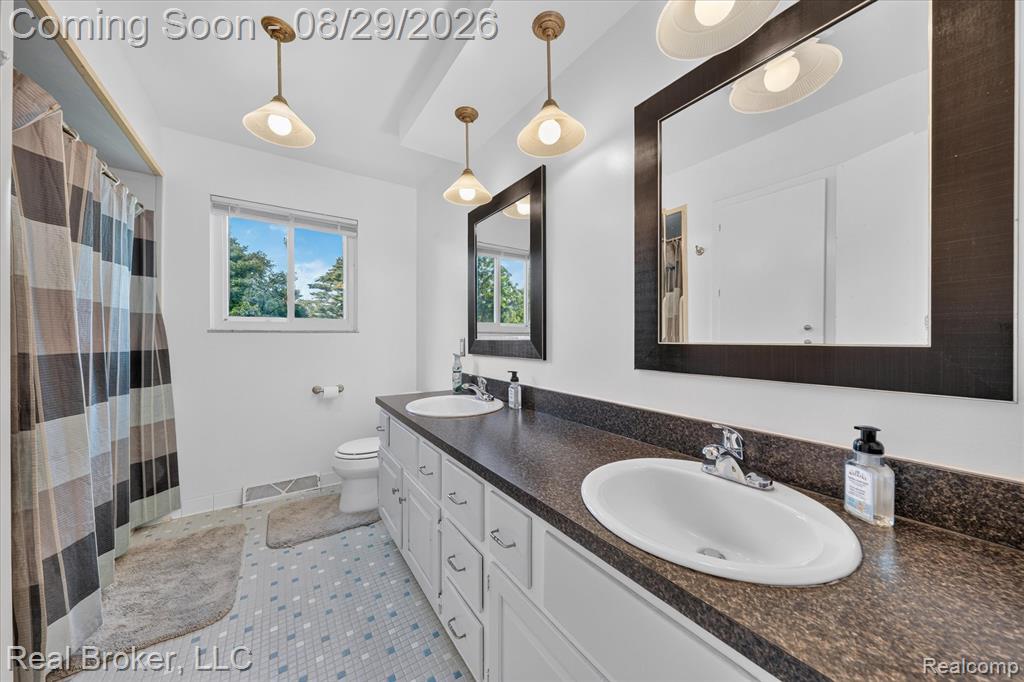 36400 Madison Street Property Photo 16