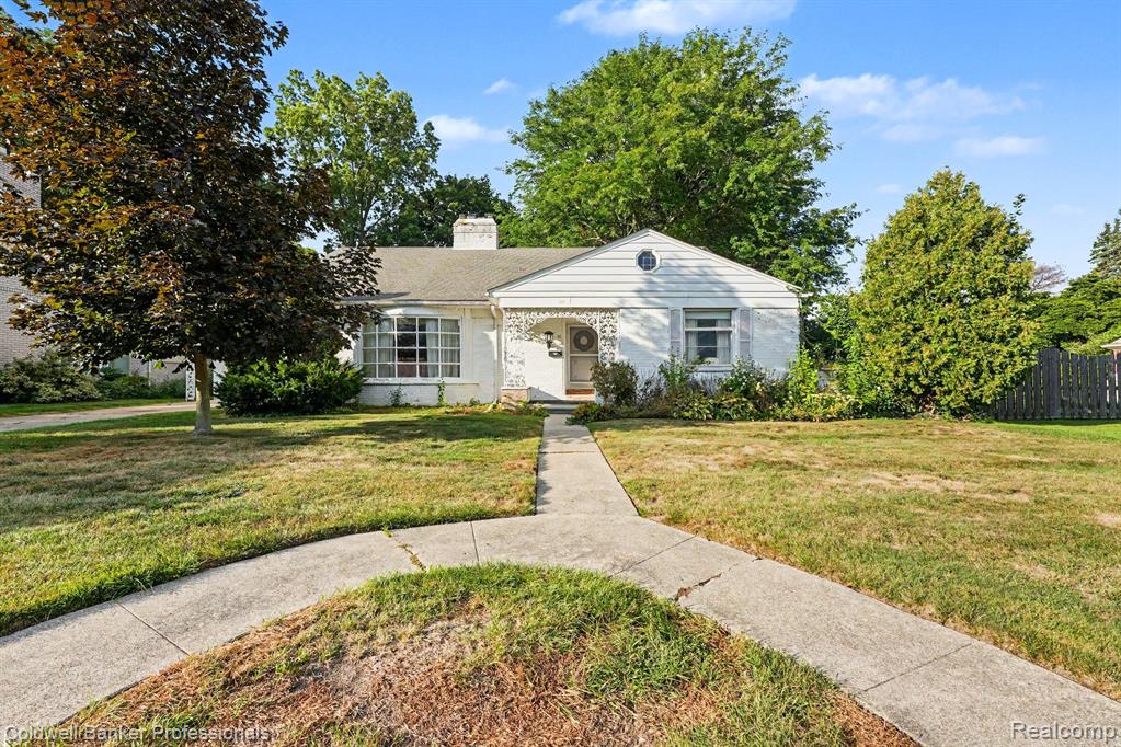 16 Hawthorne Road Property Photo 1