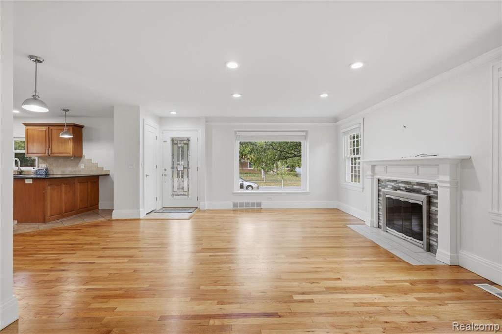 1872 Banbury Street Property Photo 9