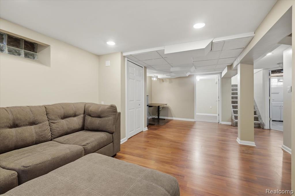 1872 Banbury Street Property Photo 36
