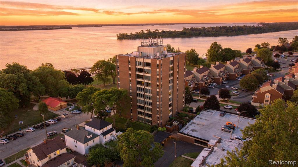 20 Chestnut Street Property Photo 1