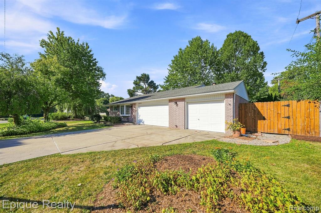 23571 E Le Bost Property Photo 2