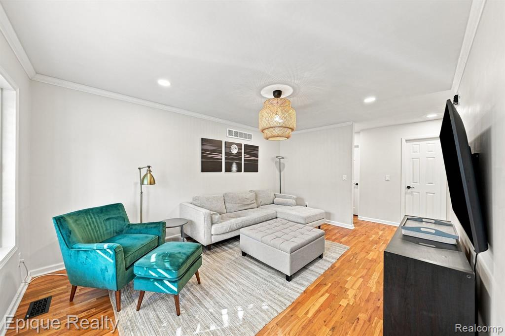 23571 E Le Bost Property Photo 4