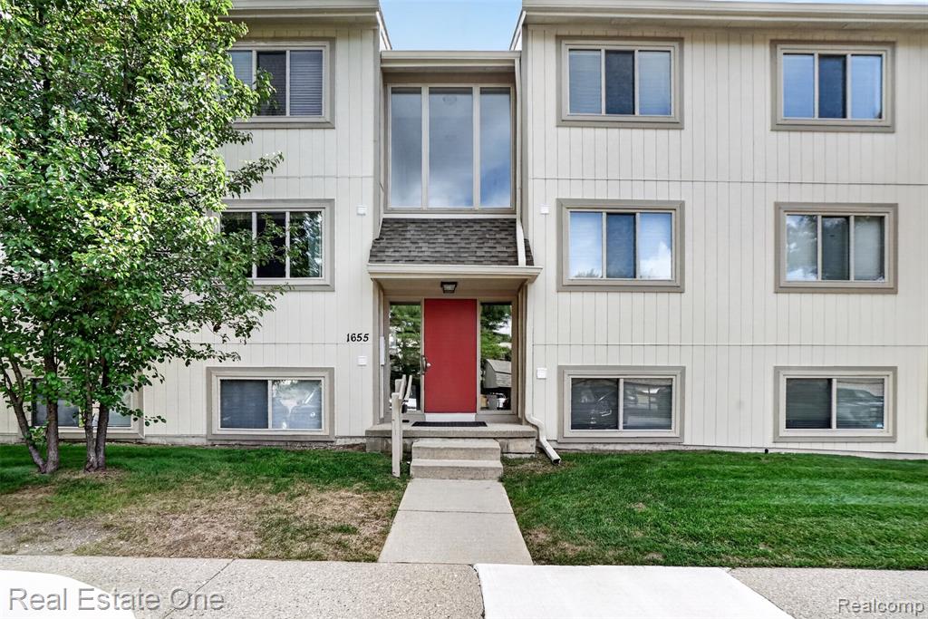 1655 Riverside Drive Property Photo 1