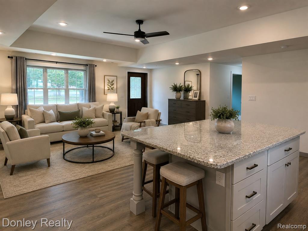 2840 Fenner Street Property Photo 4