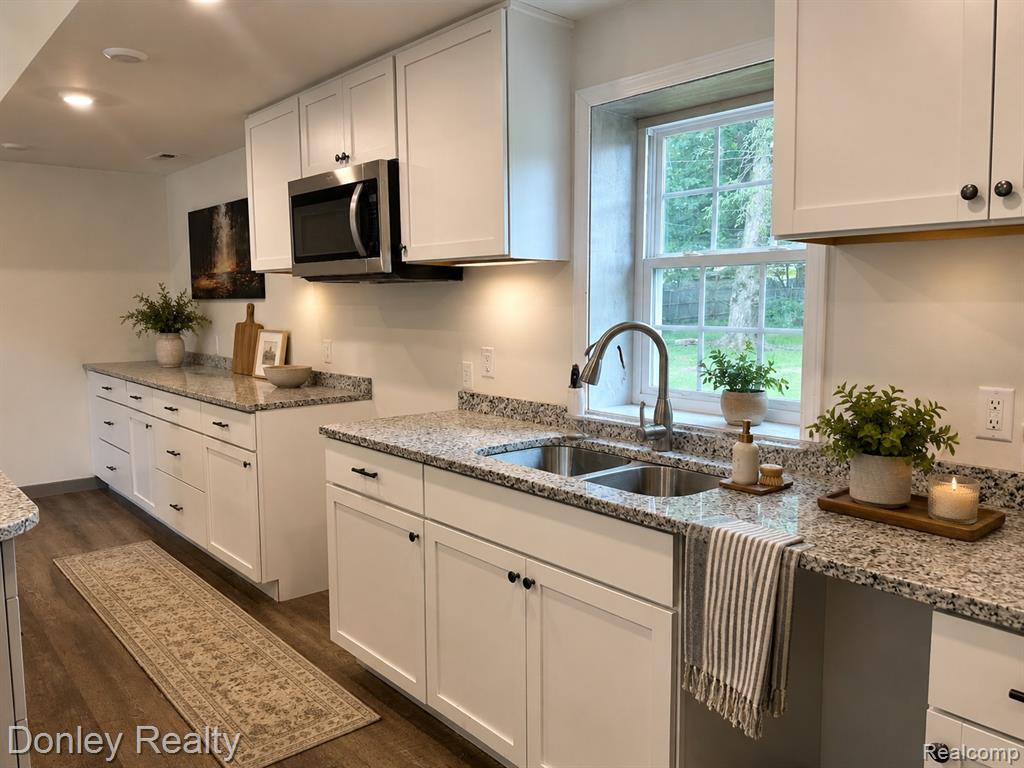 2840 Fenner Street Property Photo 8