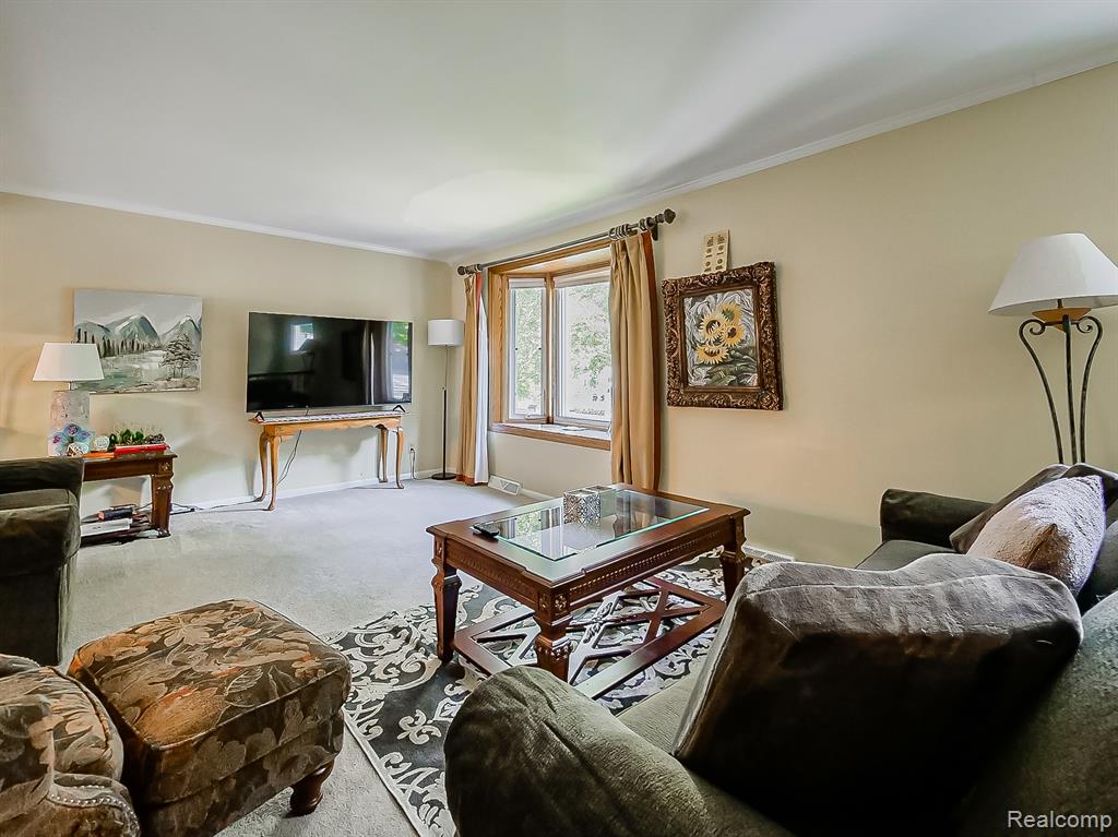 525 Langfield Street Property Photo 2