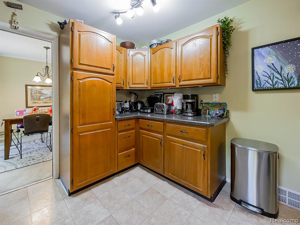 525 Langfield Street Property Photo 6