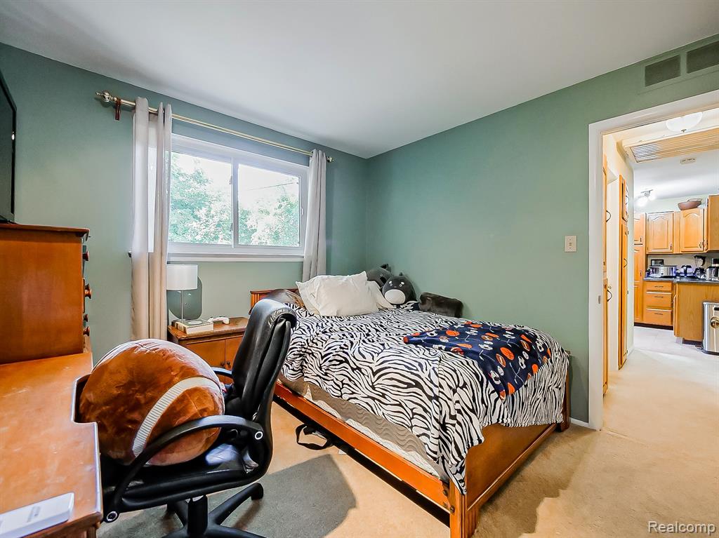 525 Langfield Street Property Photo 11