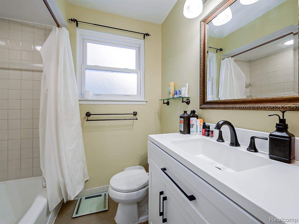 525 Langfield Street Property Photo 14