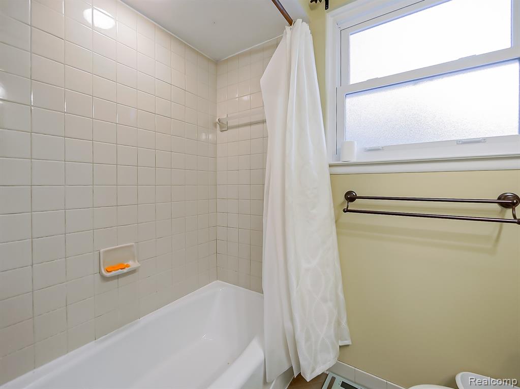 525 Langfield Street Property Photo 15