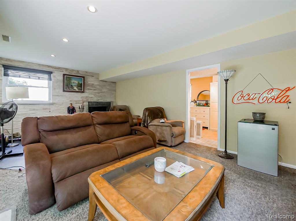 525 Langfield Street Property Photo 18