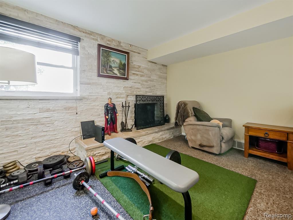 525 Langfield Street Property Photo 19
