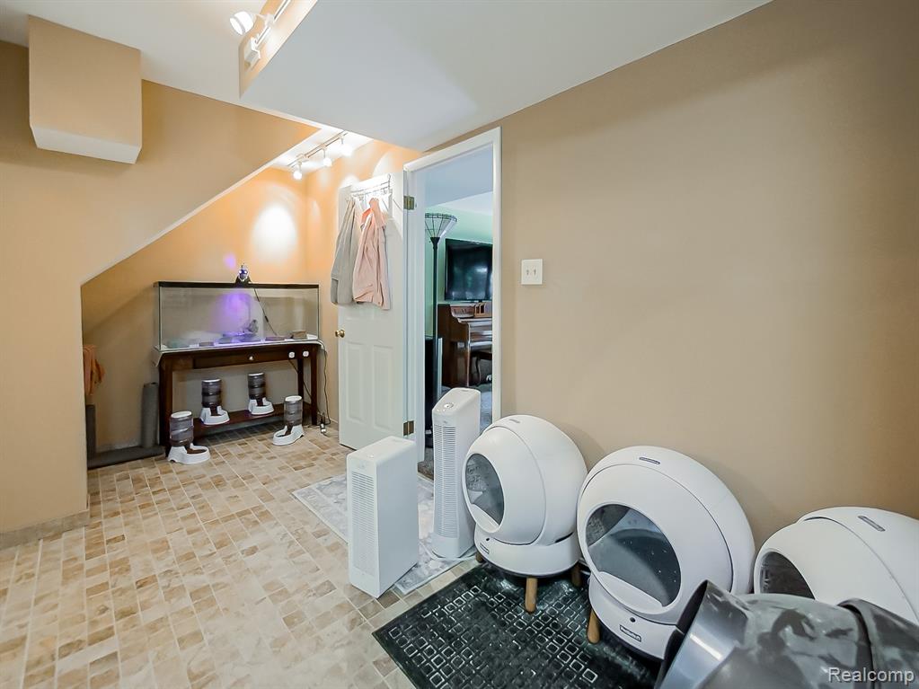 525 Langfield Street Property Photo 21