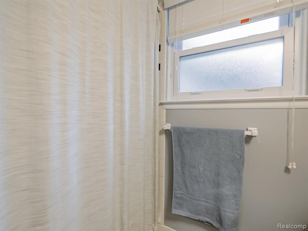 525 Langfield Street Property Photo 23