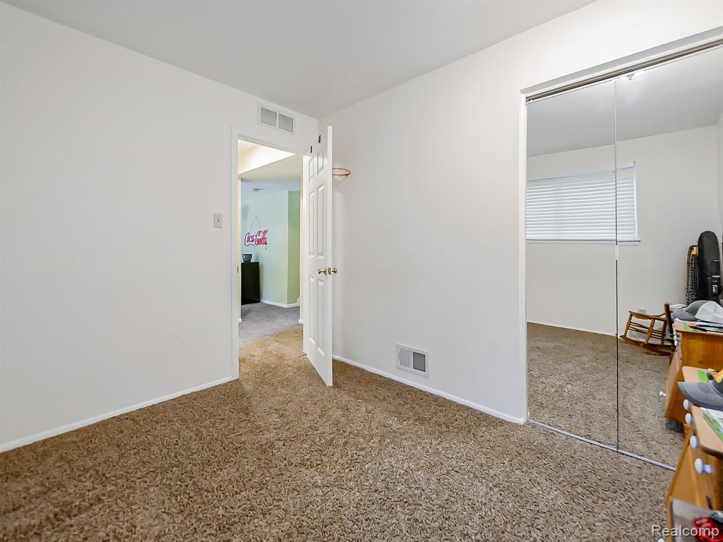 525 Langfield Street Property Photo 25