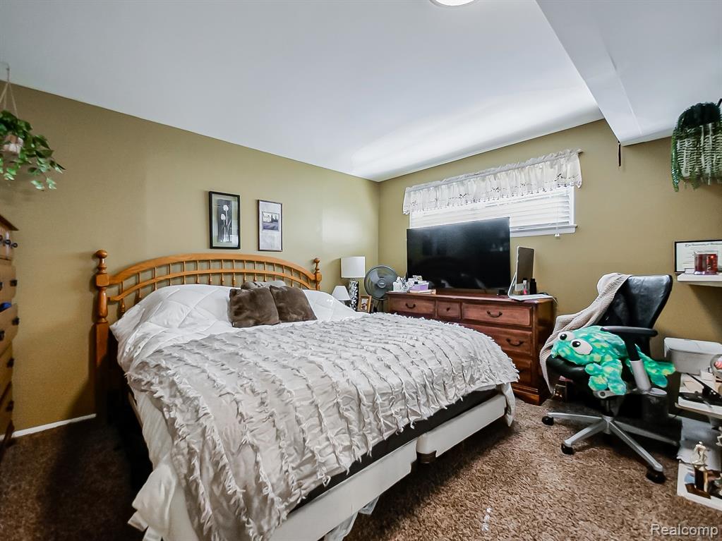 525 Langfield Street Property Photo 26