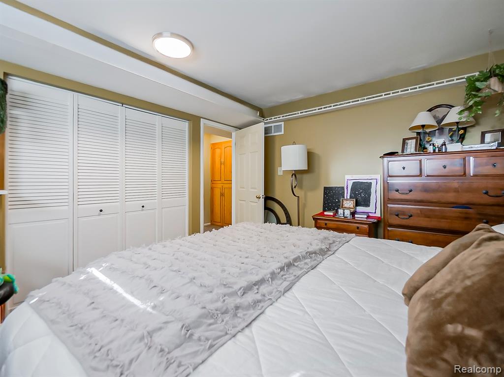 525 Langfield Street Property Photo 27