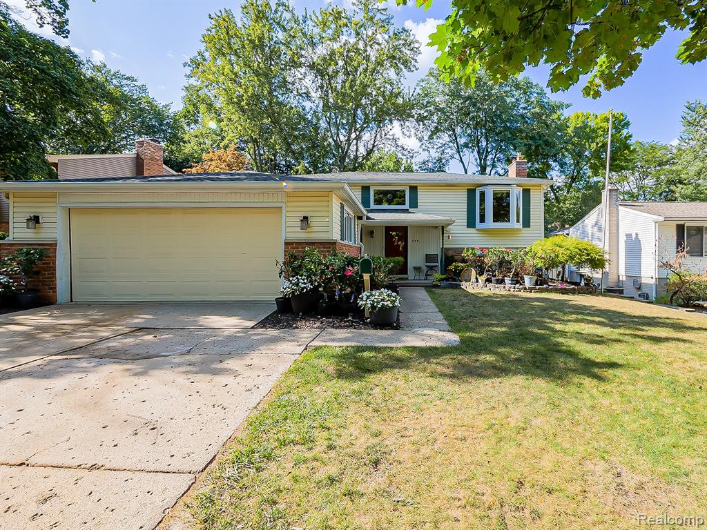 525 Langfield Street Property Photo 28