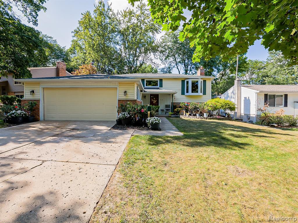 525 Langfield Street Property Photo 31