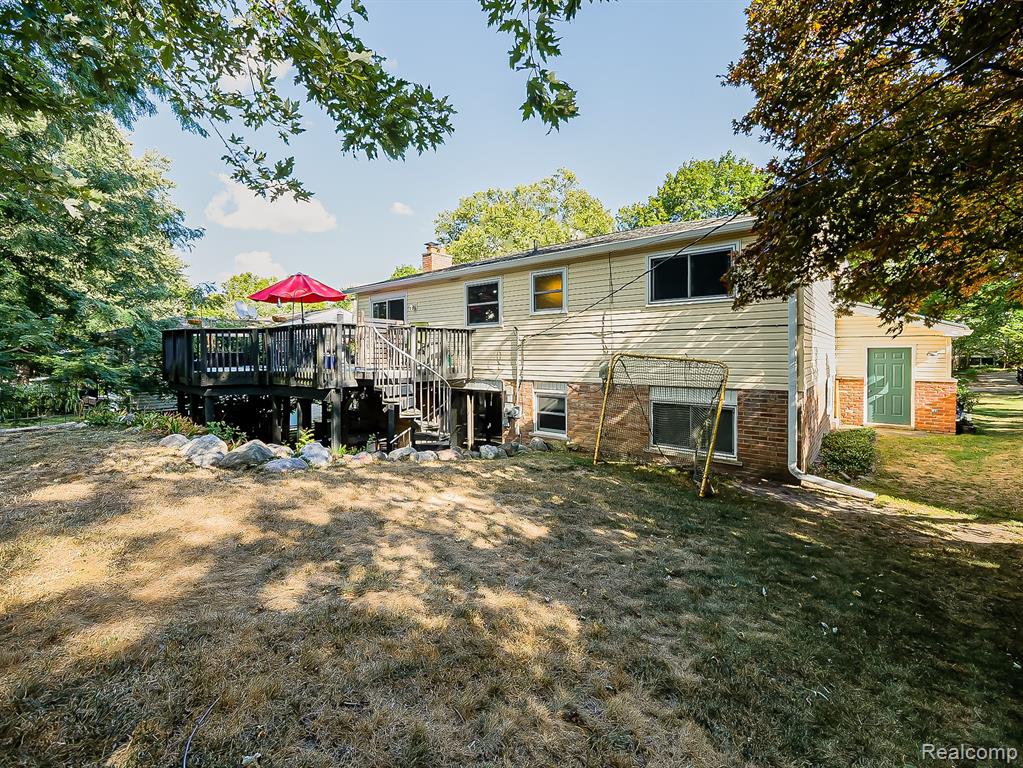 525 Langfield Street Property Photo 34