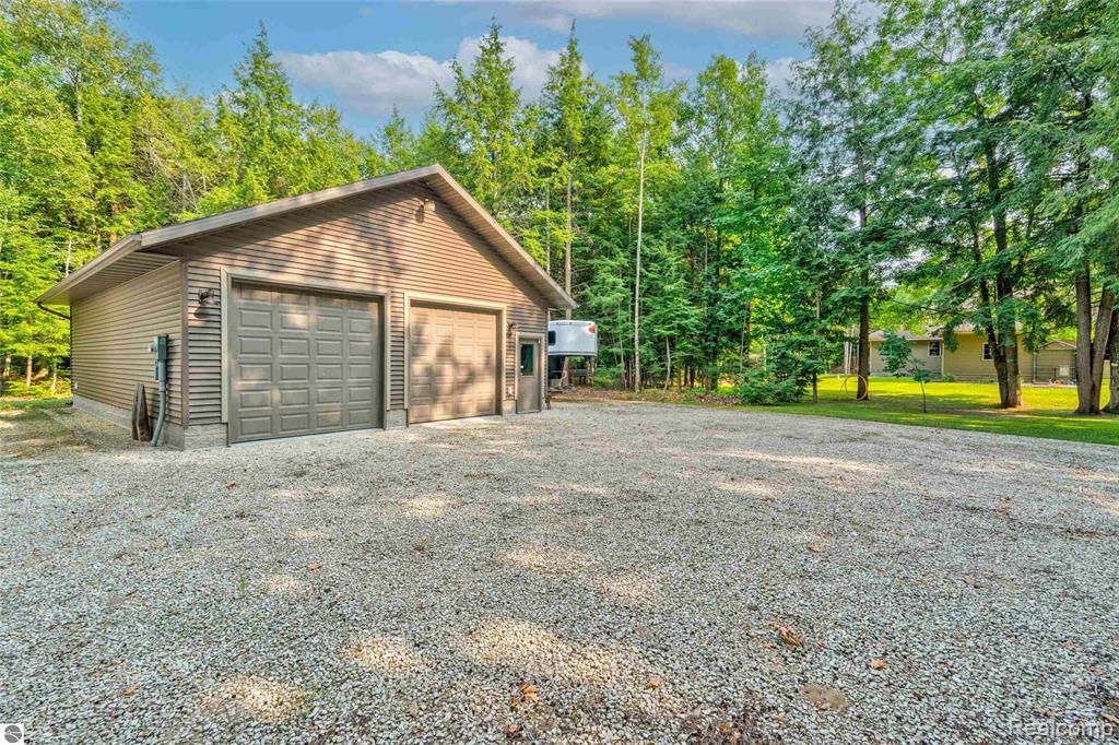 272 N County Road 441 Property Photo 4