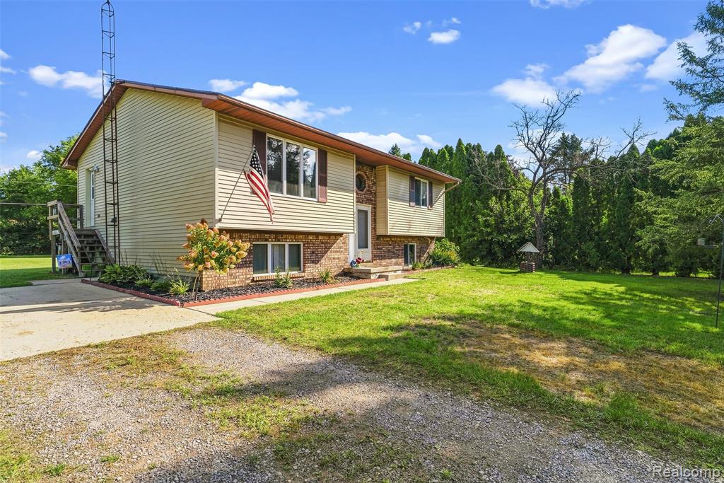 8491 E Mount Morris Road Property Photo 6