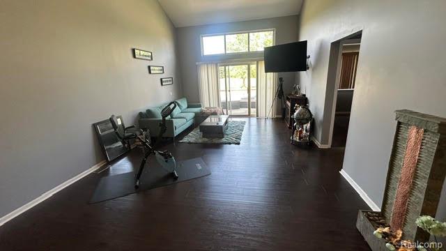 32400 Gateway Drive Property Photo 3