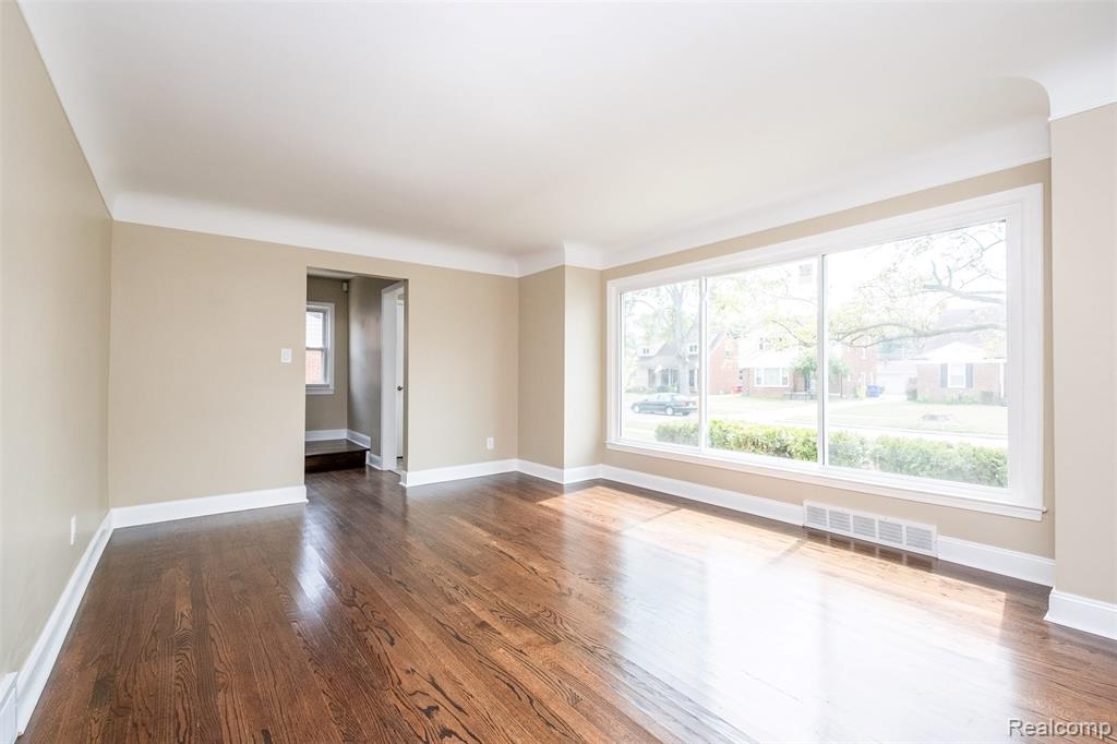 18259 Spring Court Property Photo 8